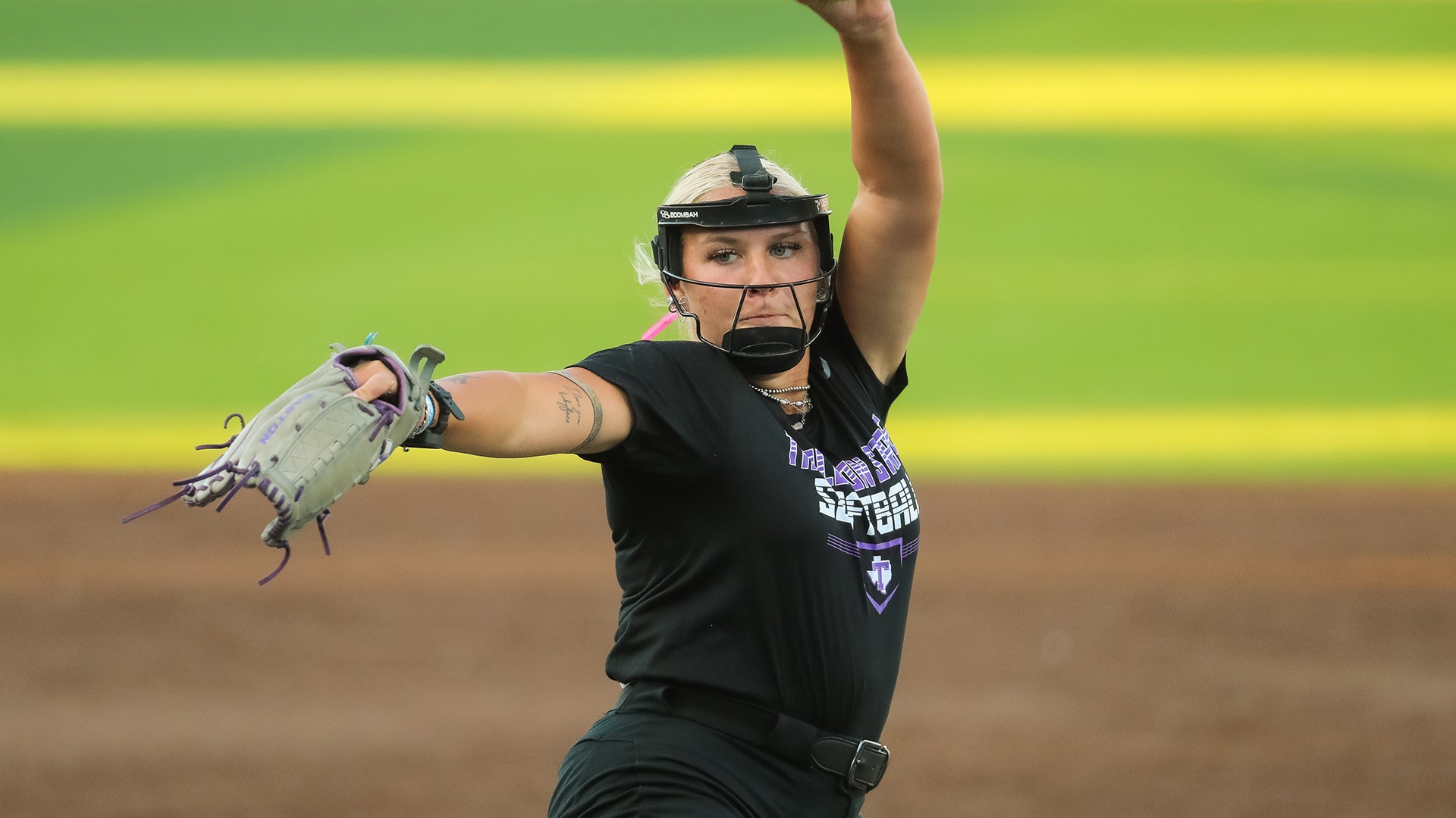 Shelby Schultz pitching vs TJC