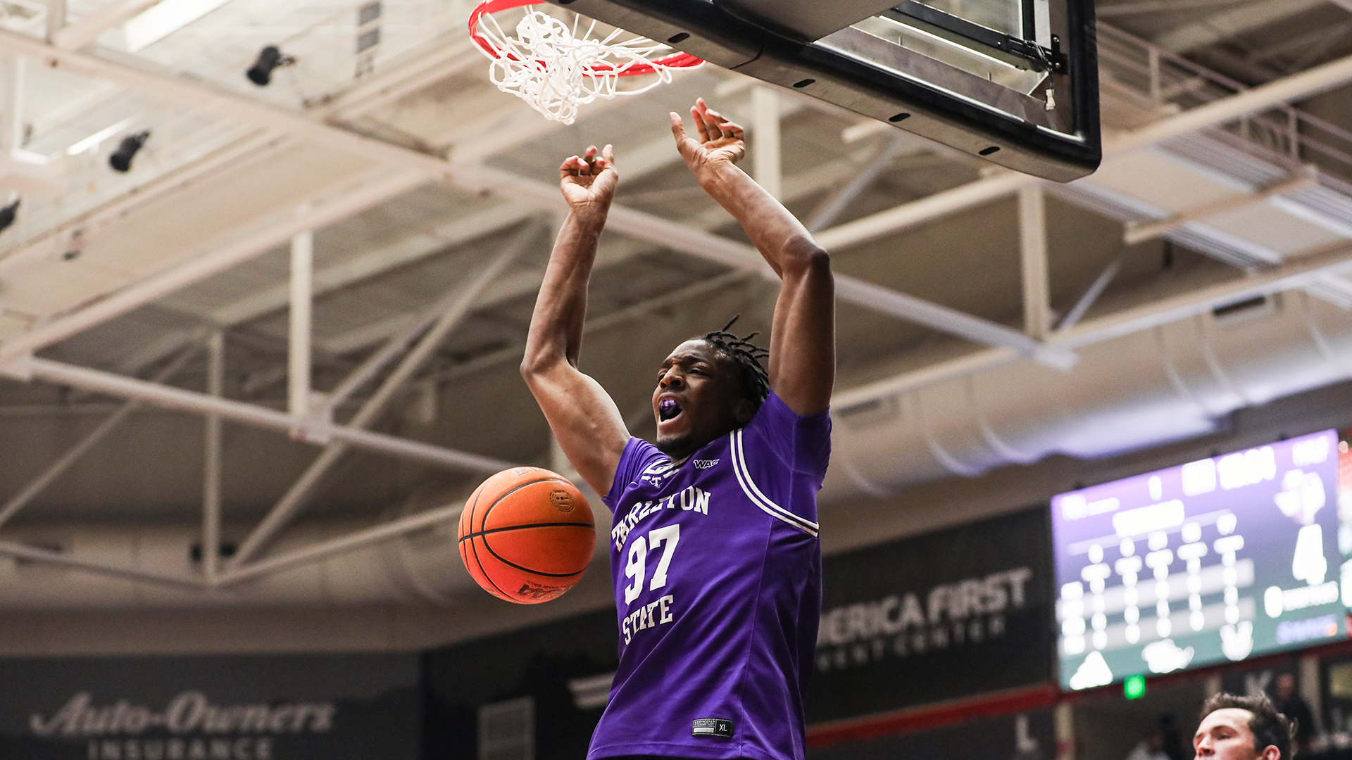Andy Sigiscar excited after a dunk at Southern Utah