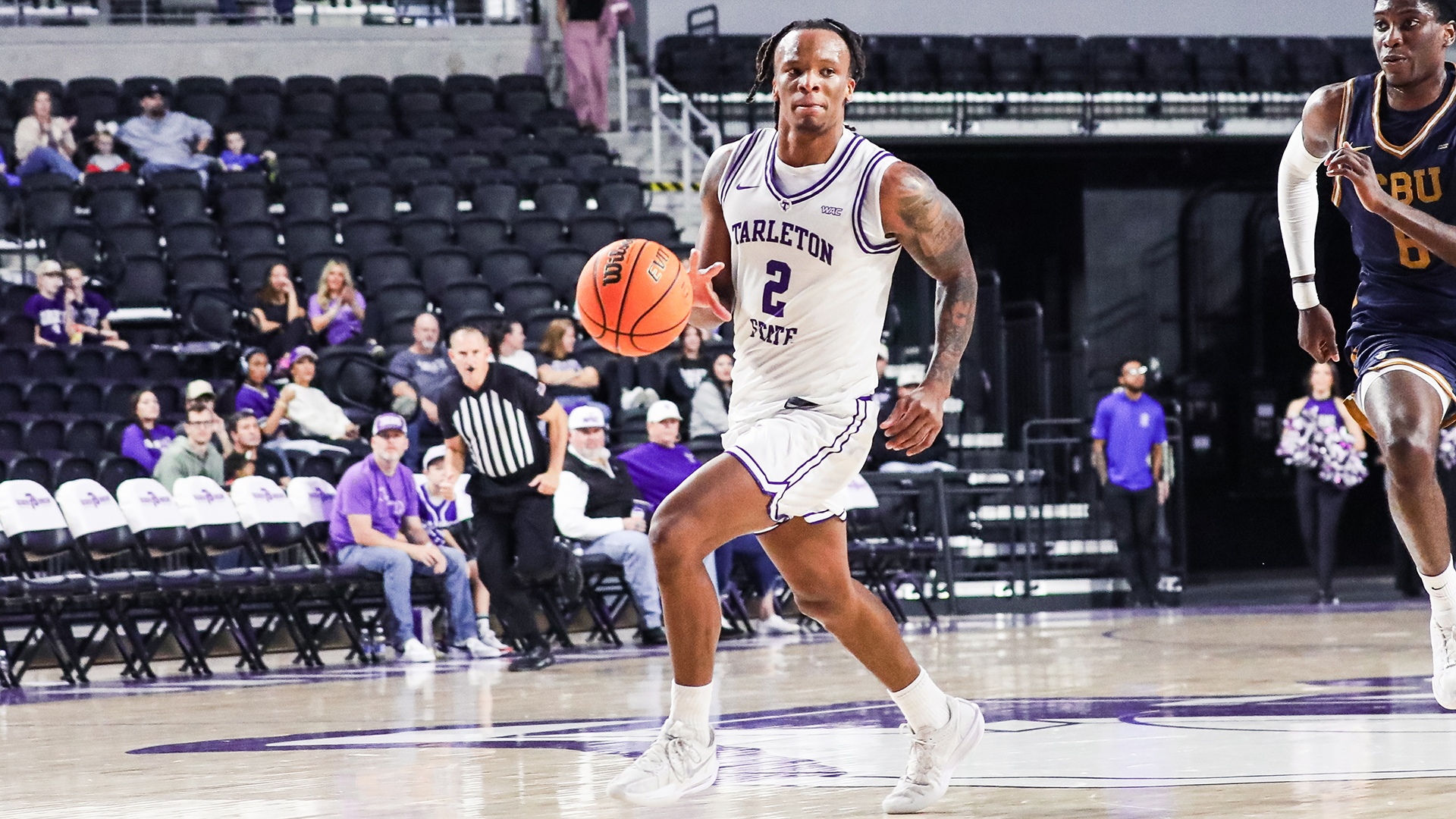 Freddy Hicks dribbling at the EECU Center