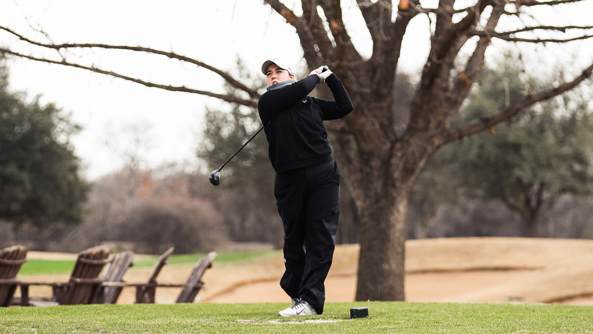 Natalia Fiel Ros teeing off