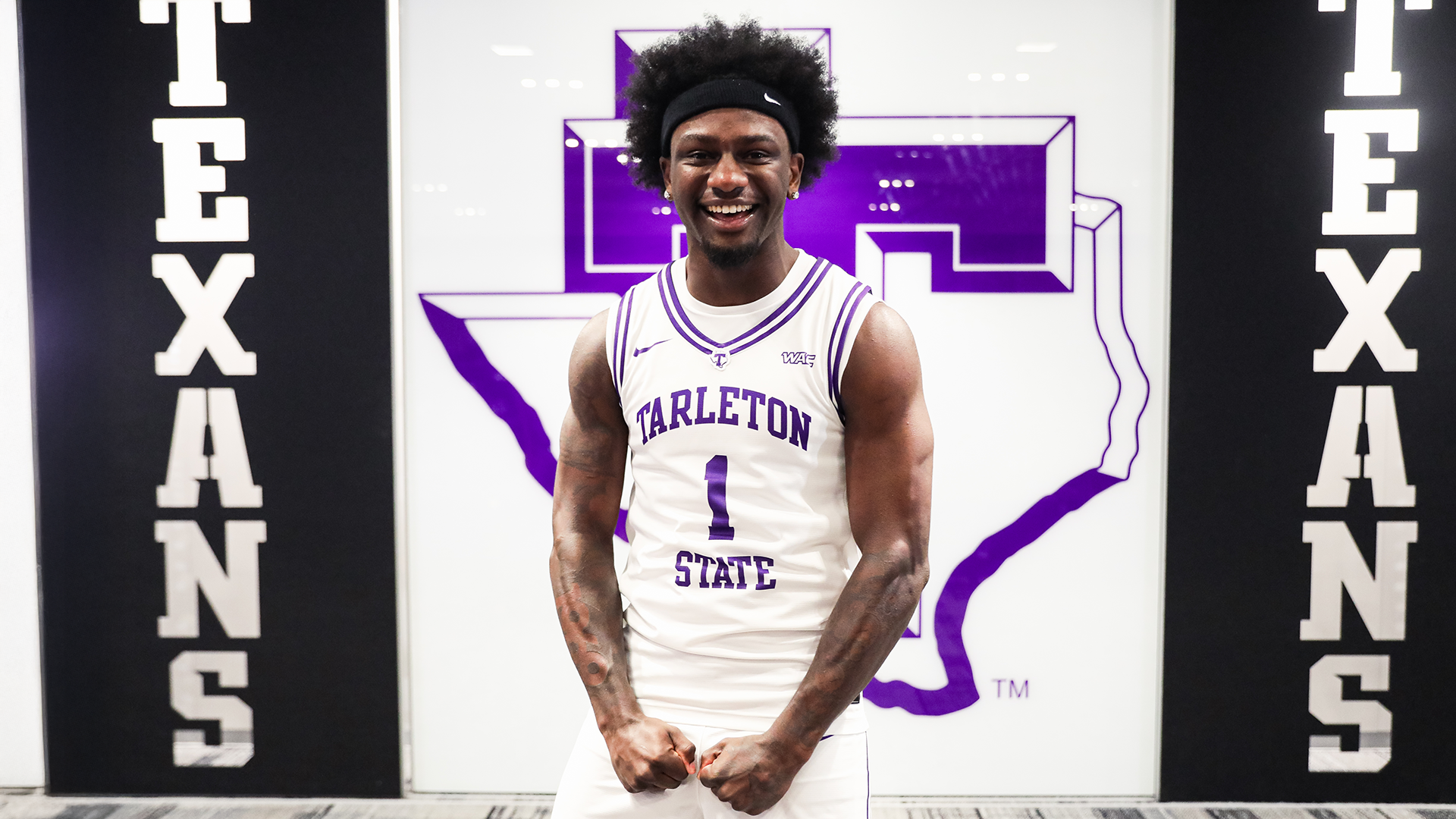 Caleb Blackwell signed recruit shoot photo