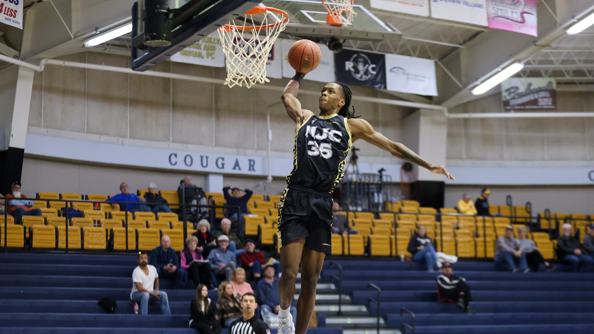 Ethan Carter Juco dunk photo