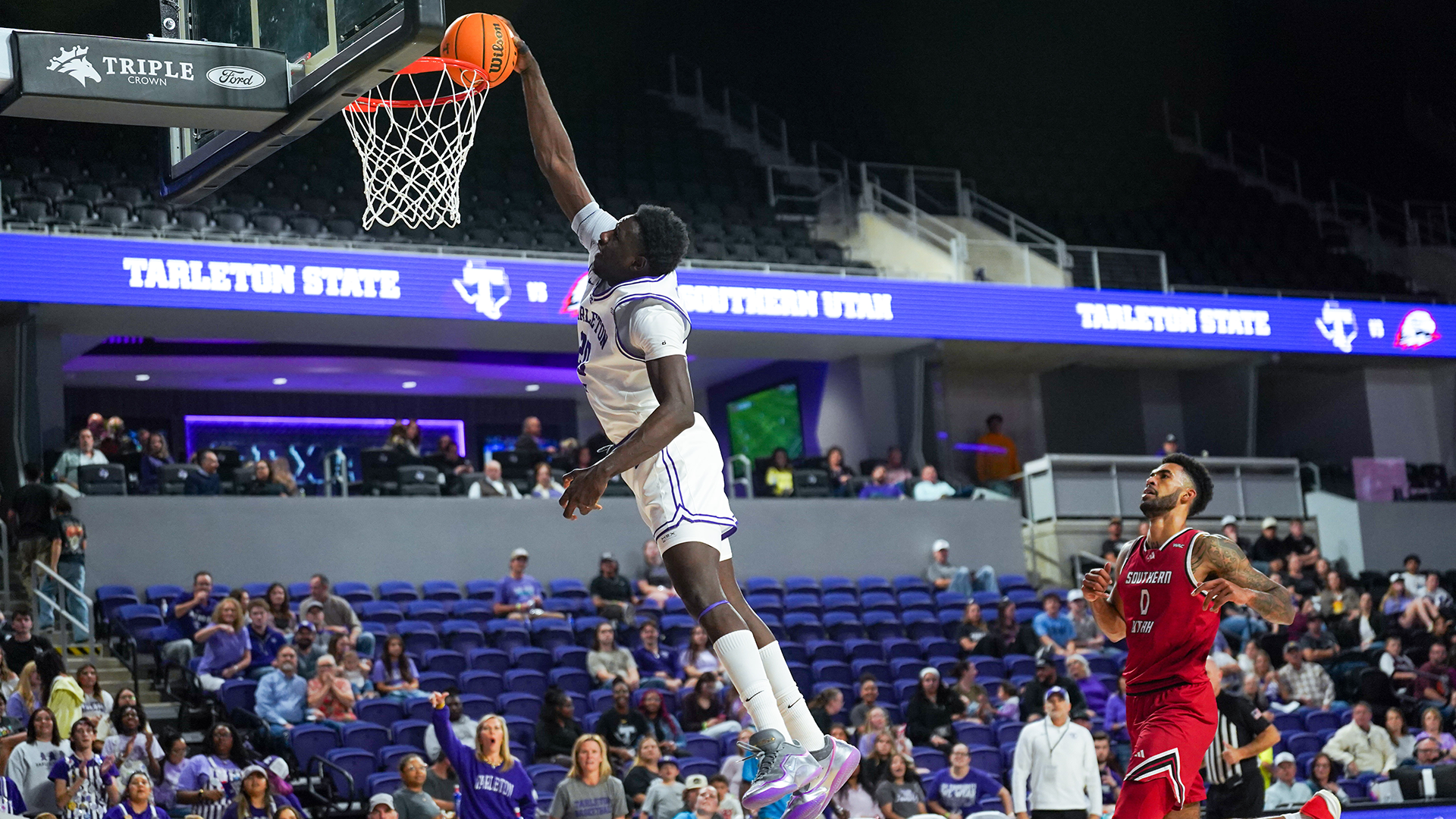 Chris Mpaka dunk