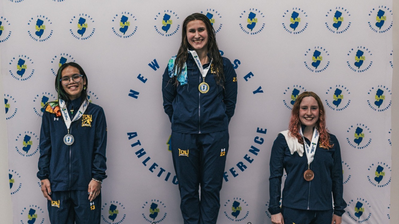 WSWIM 3 Meter Podium