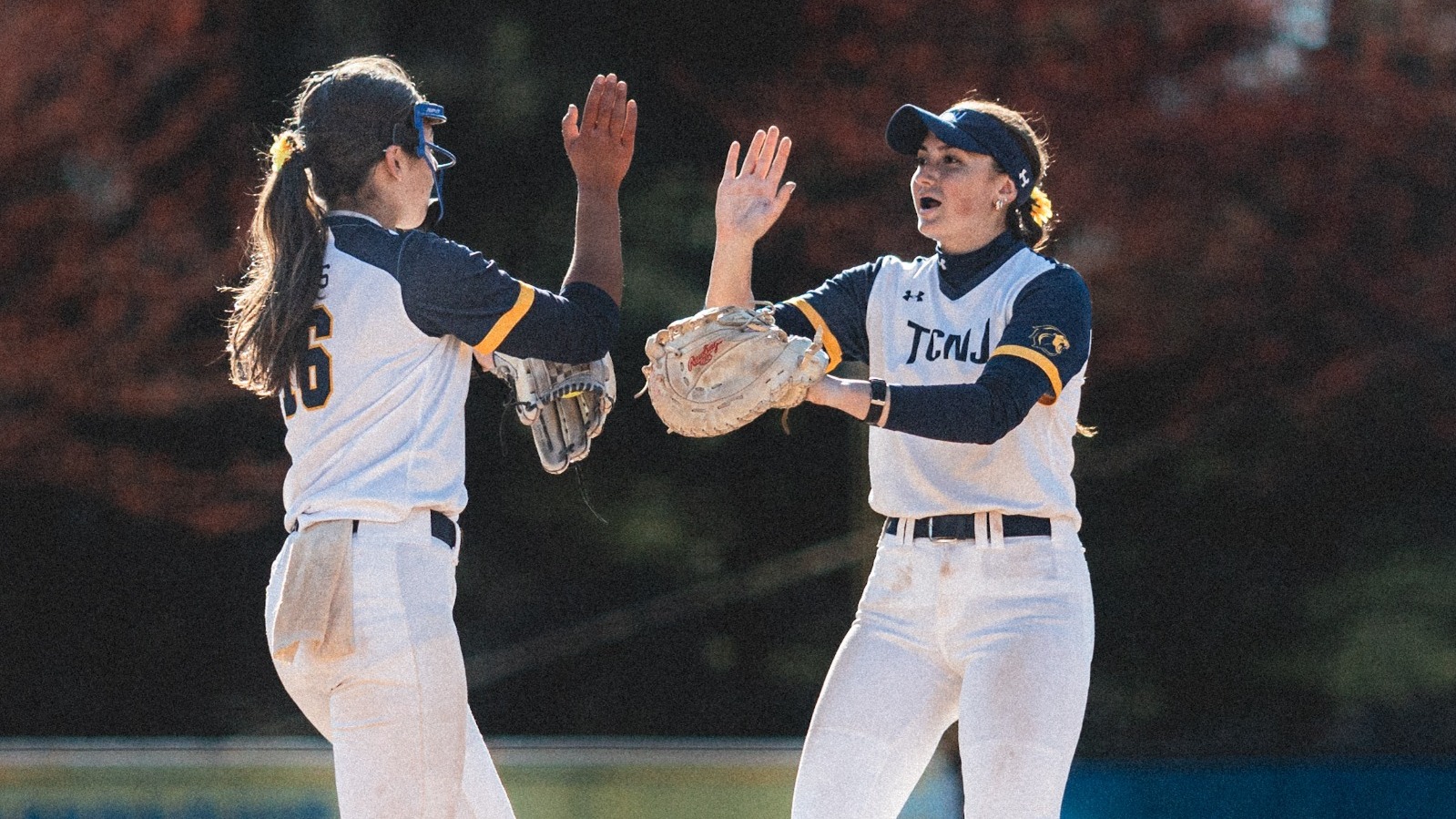 Dani Biggio & Maya Knasiak