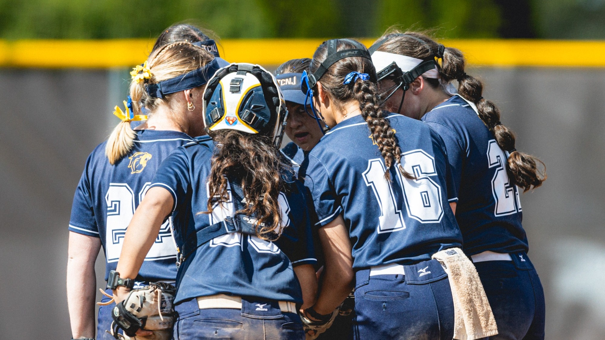 TCNJ Softball Huddle