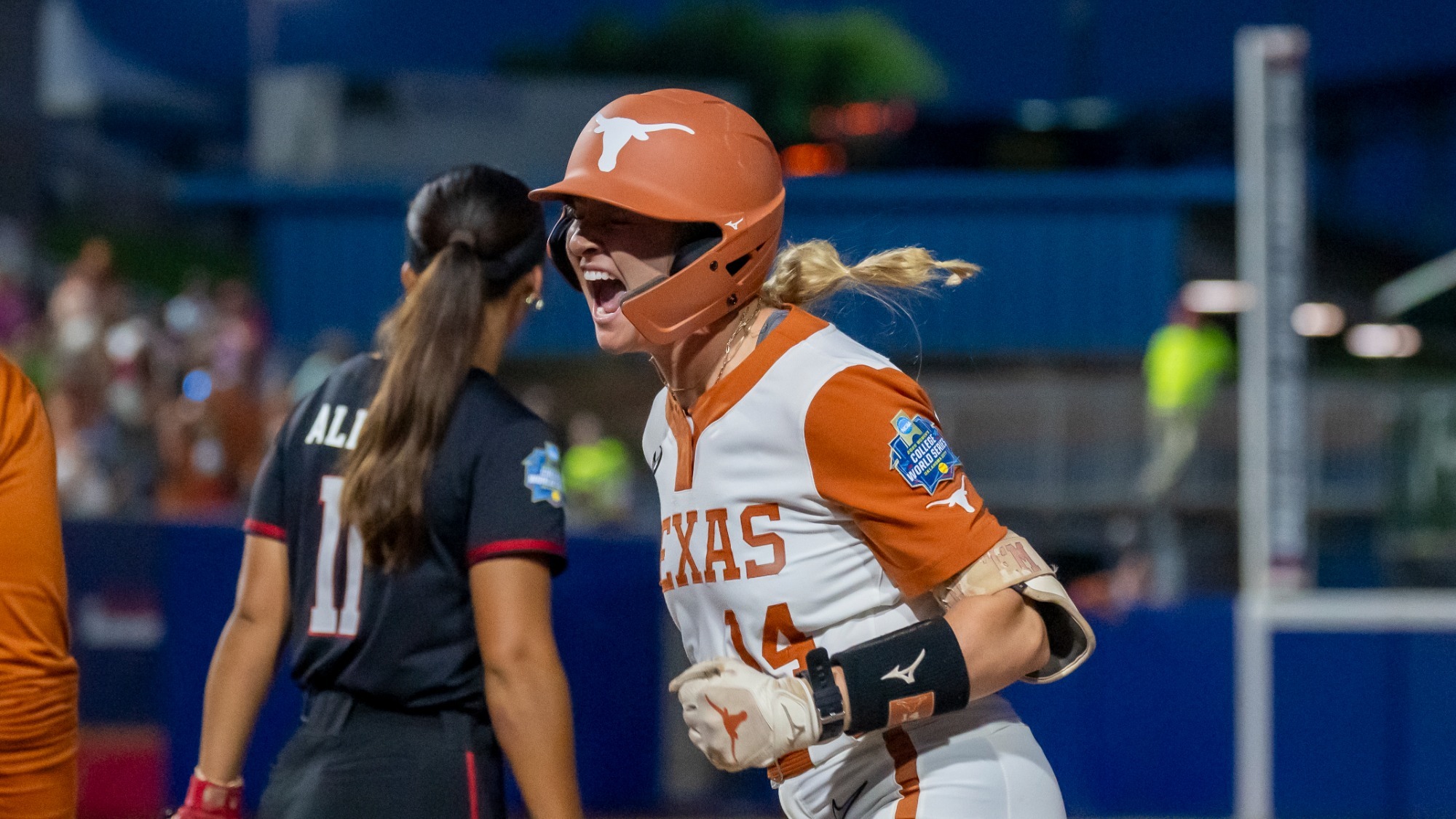 Reese Atwood WCWS action