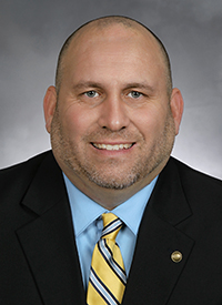 Mike Winslow Headshot 1-5-19
