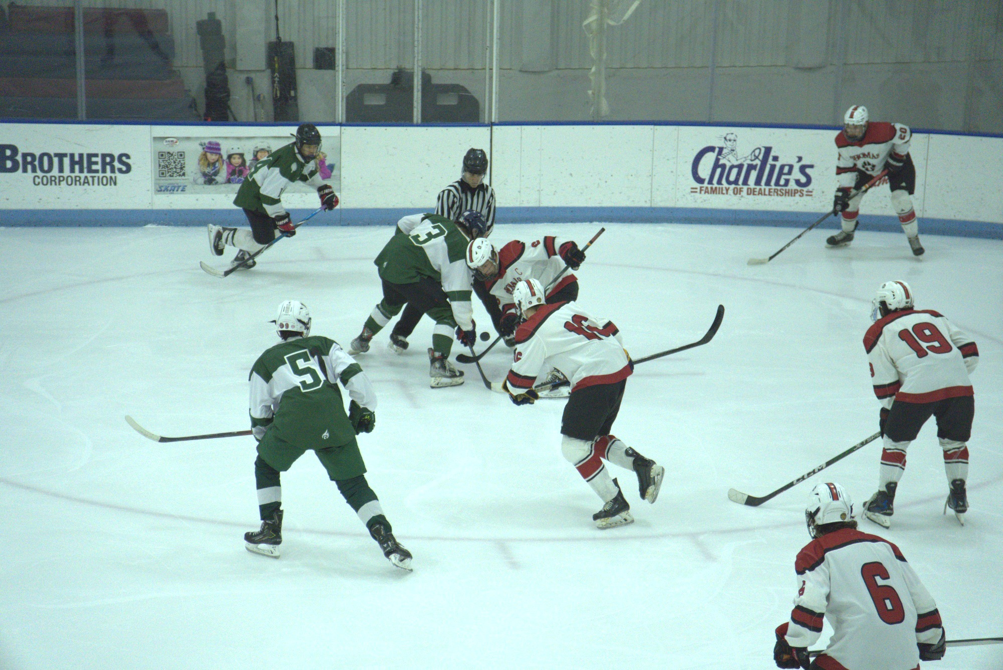 Men's Ice Hockey Faceoff