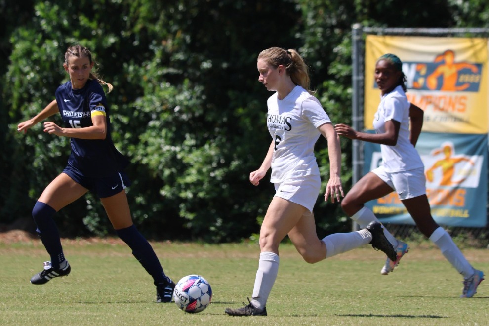 Pearl running with the ball