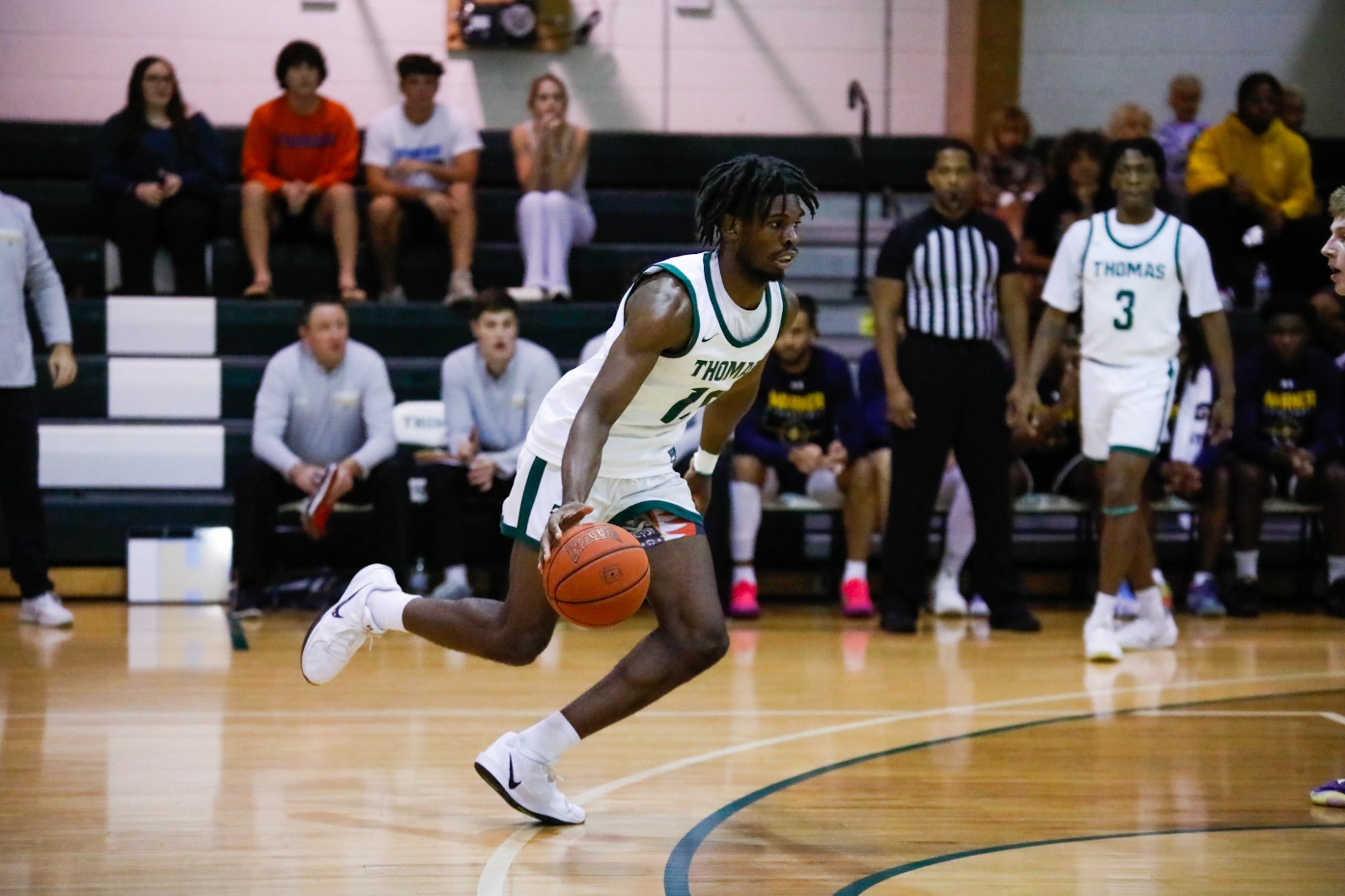 Michael Smith going to the basket