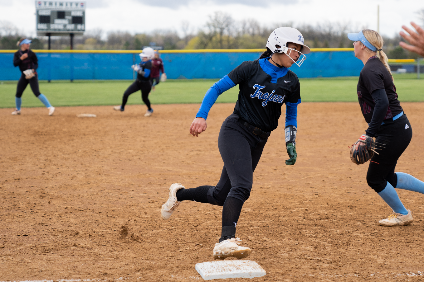 Alisyn Fullingim rounding third base
