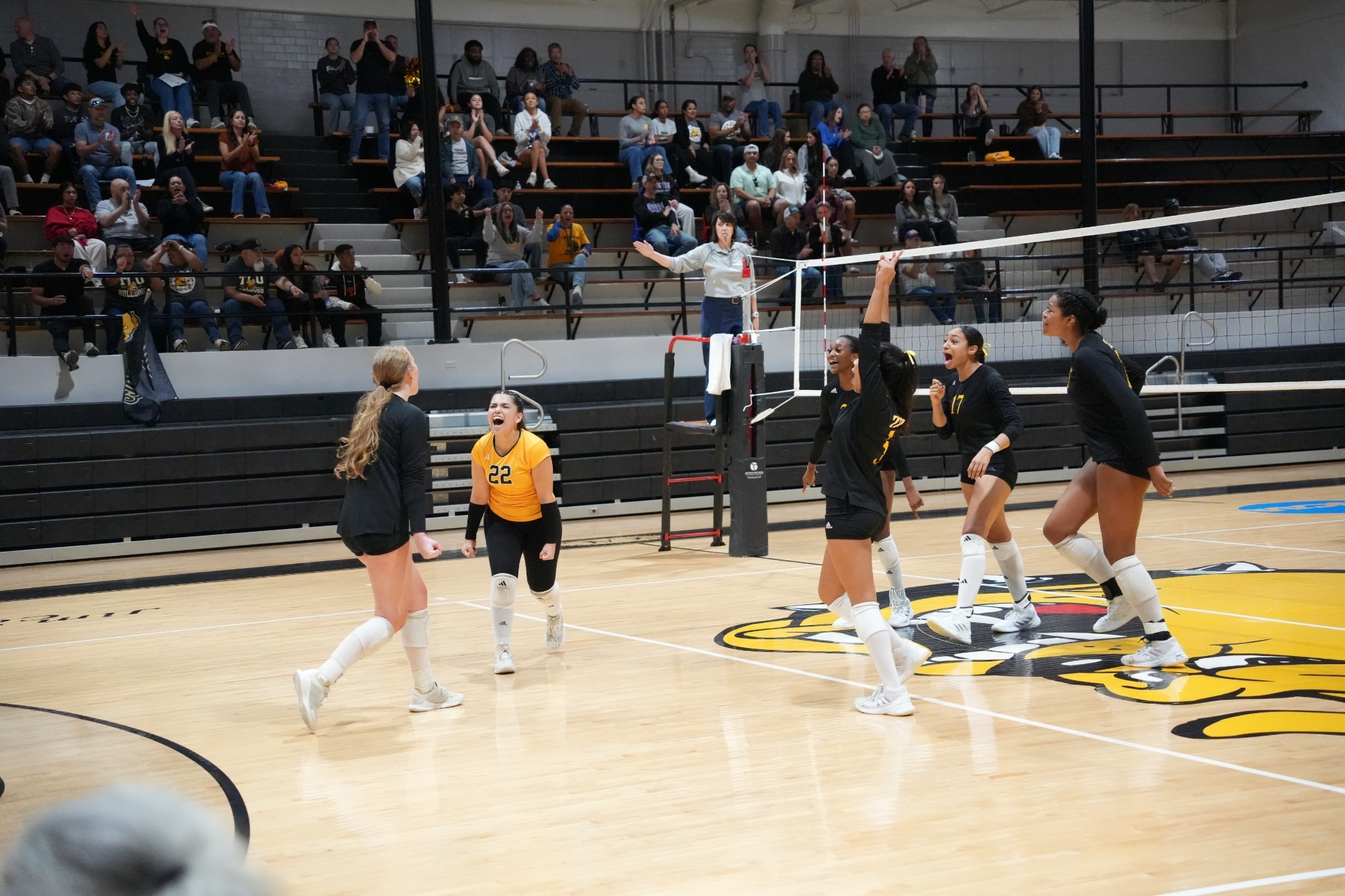 TLU Volleyball celebrates