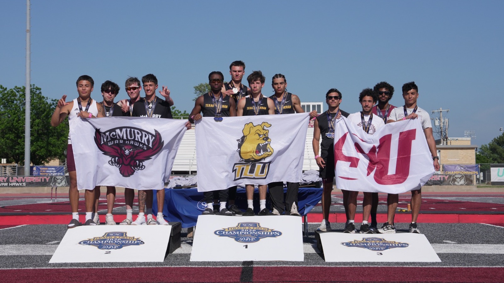 TLU 4x400m relay squad on podium