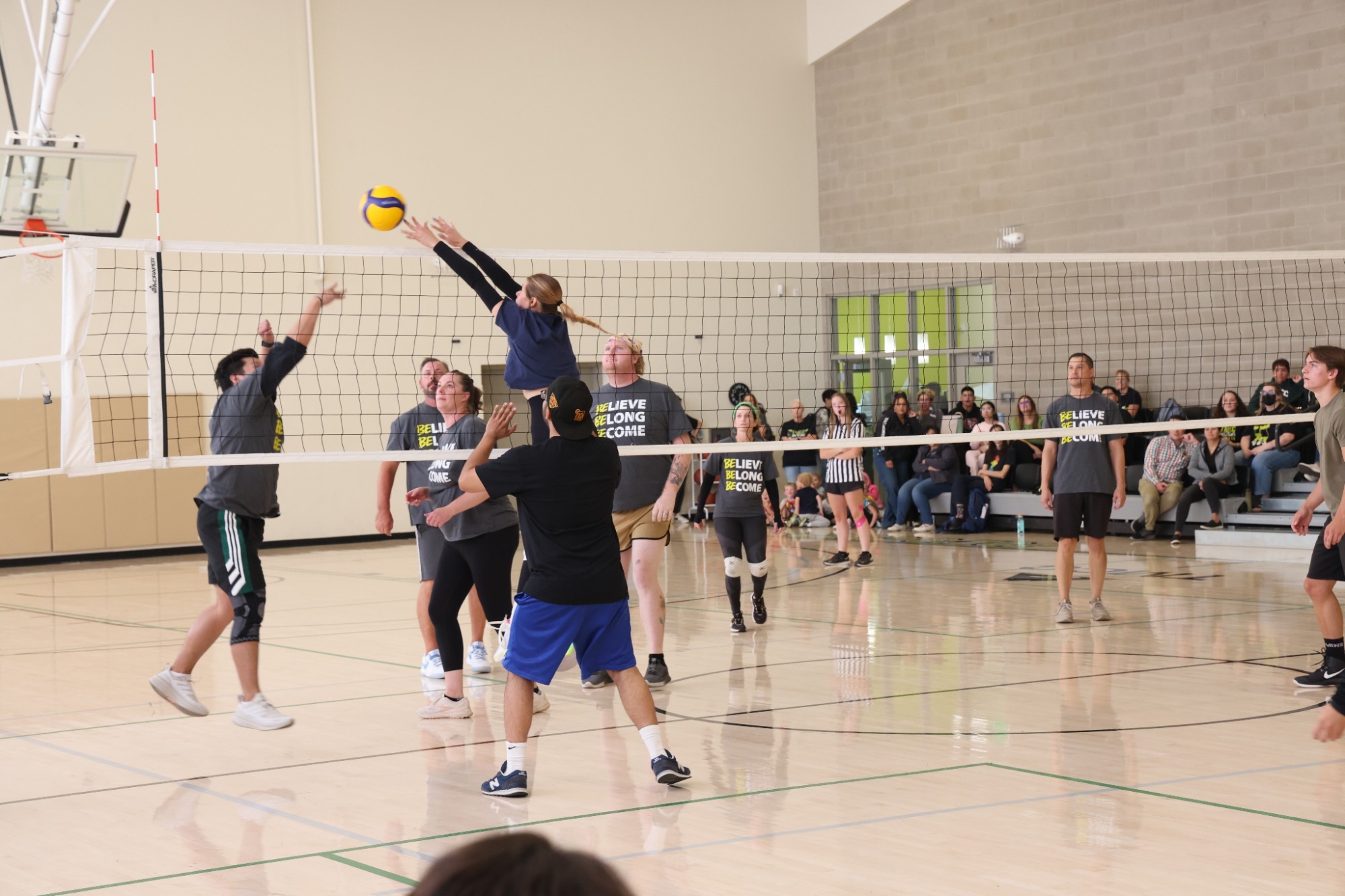 women staff volleyball club