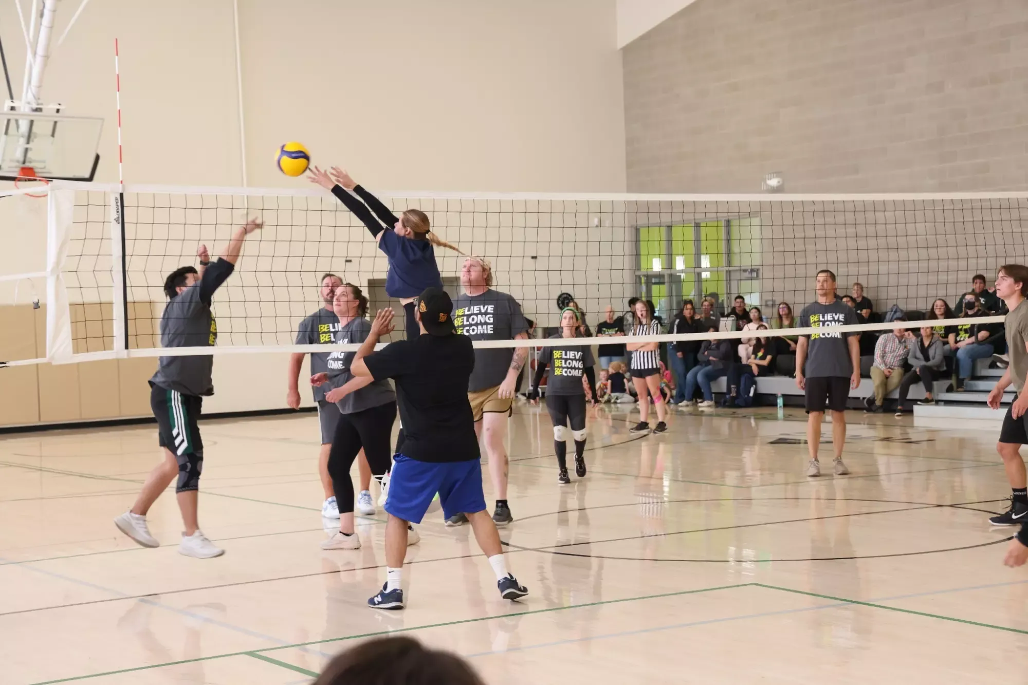 women staff volleyball club games