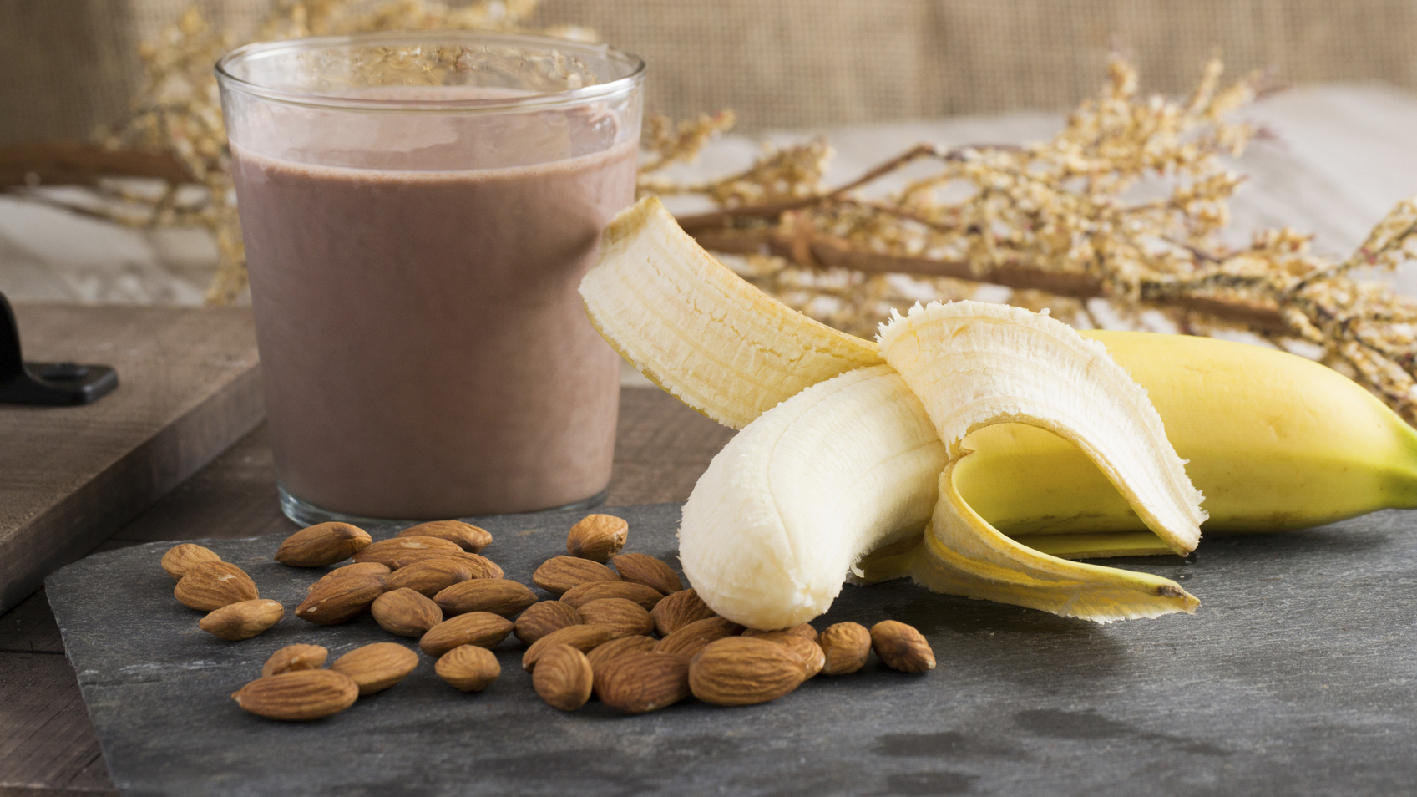 Healthy Snack-Banana Chocolate Milk Almonds