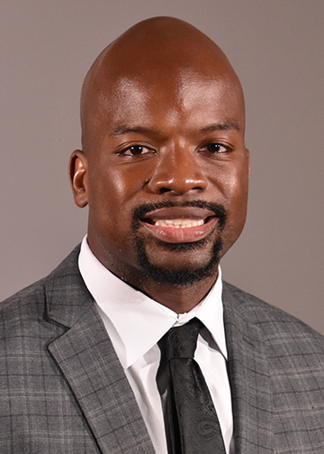 Davon Robb headshot 