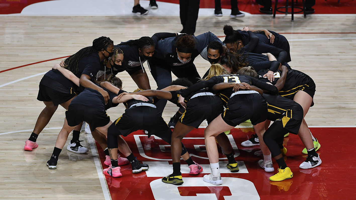 WBB Huddle at Maryland