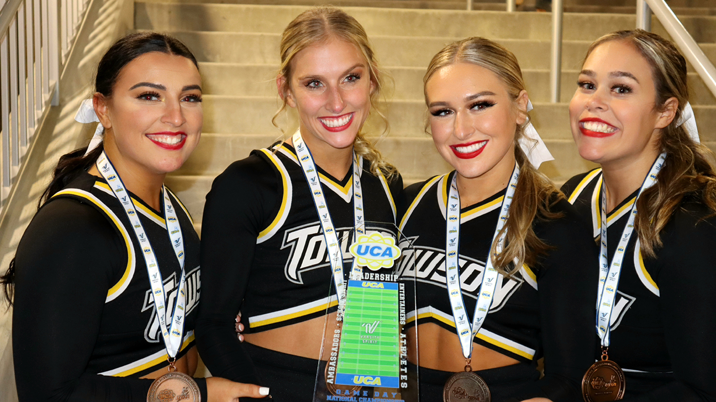 2022 Cheerleading Seniors