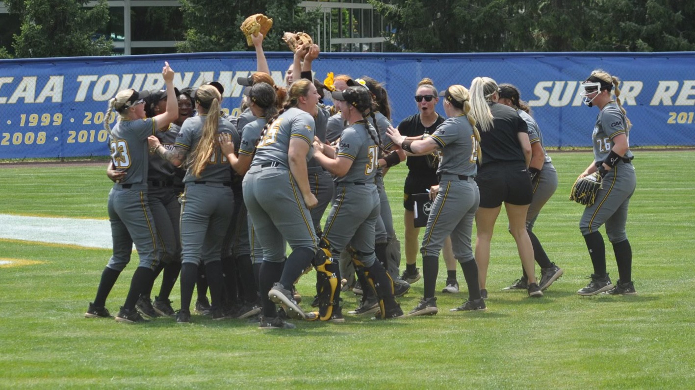 Another Late Inning Rally Lifts Towson Softball Past Hofstra 21