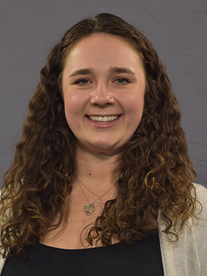 Amanda Kusiak Headshot