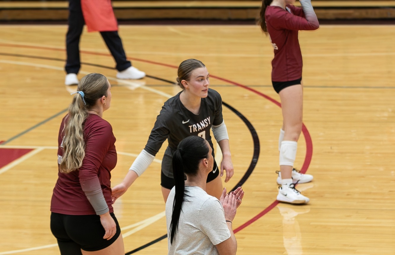 Soleil Sabin (#9) in action at the Clive M. Beck Center. 