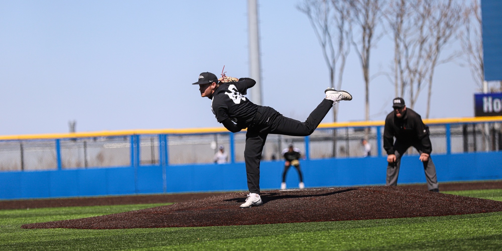 Pioneers Sweep Opening Weekend 