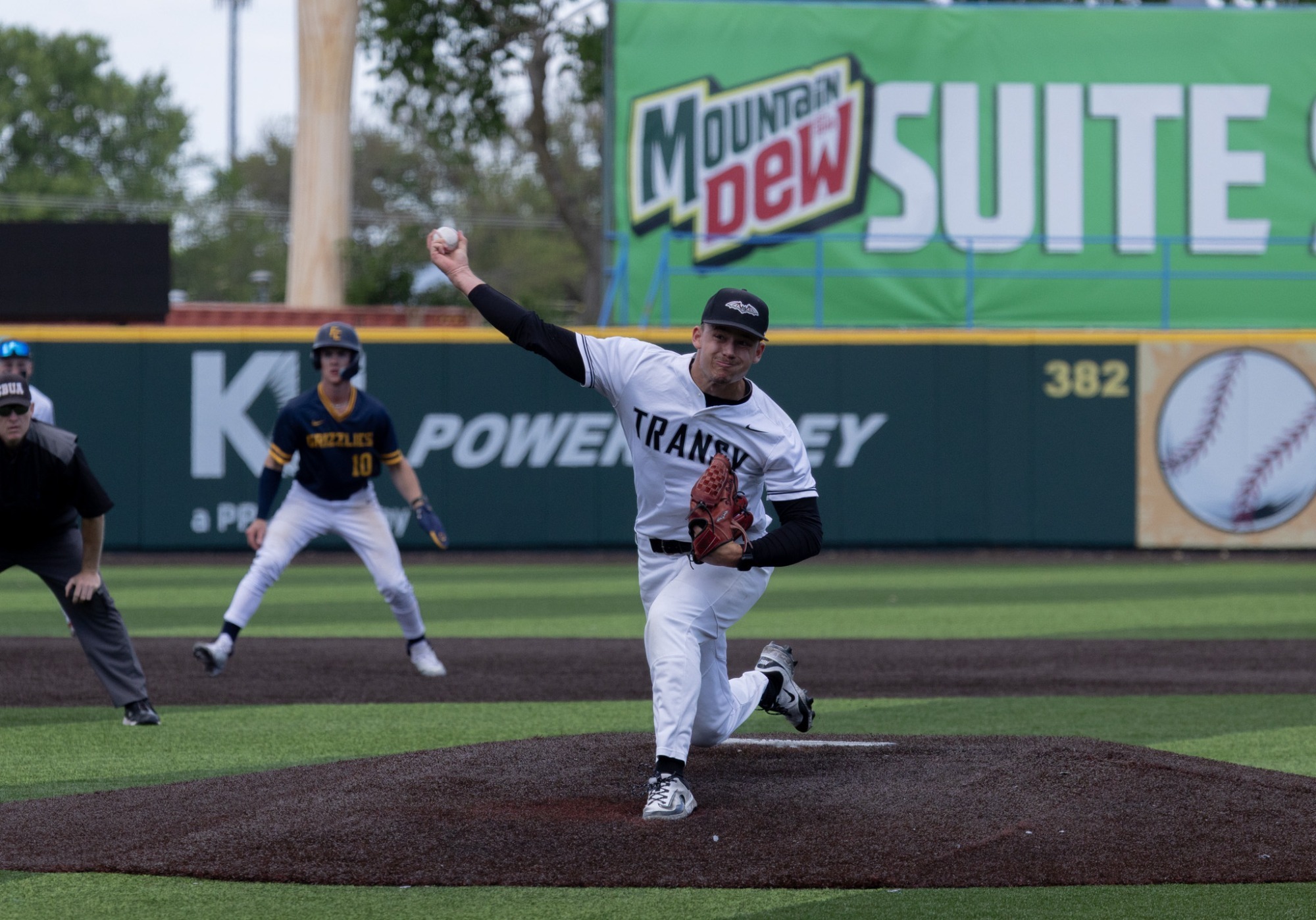 Transylvania rallies to sweep a weekend HCAC series with MSJ in Cincinnati. 