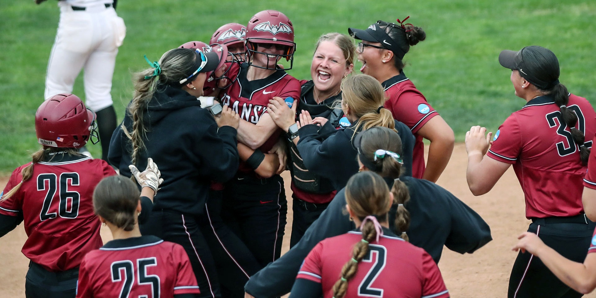 Pioneers Advance to Take on Linfield