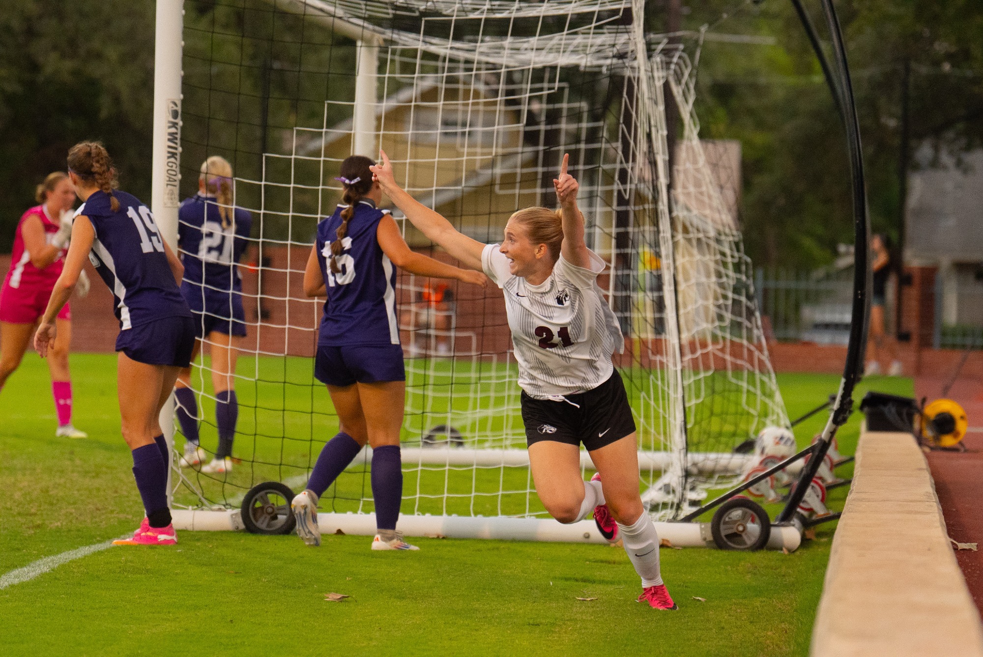 260906 wsoc story pic