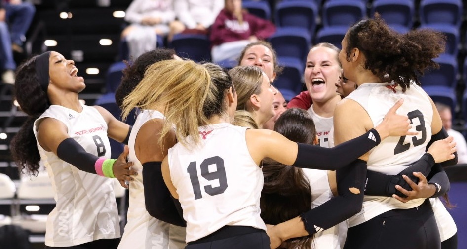 twu volleyball after wt match 
