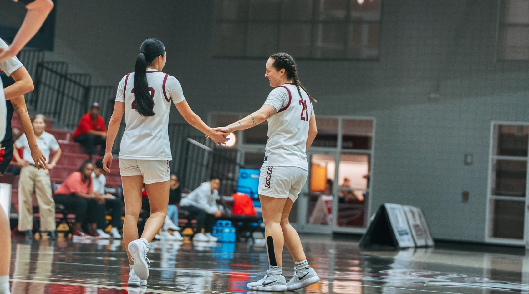 madi and averee high five 