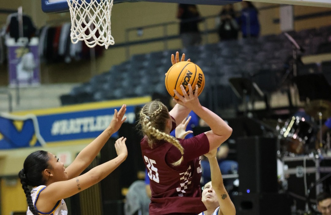gabby elliott scores against st. mary's