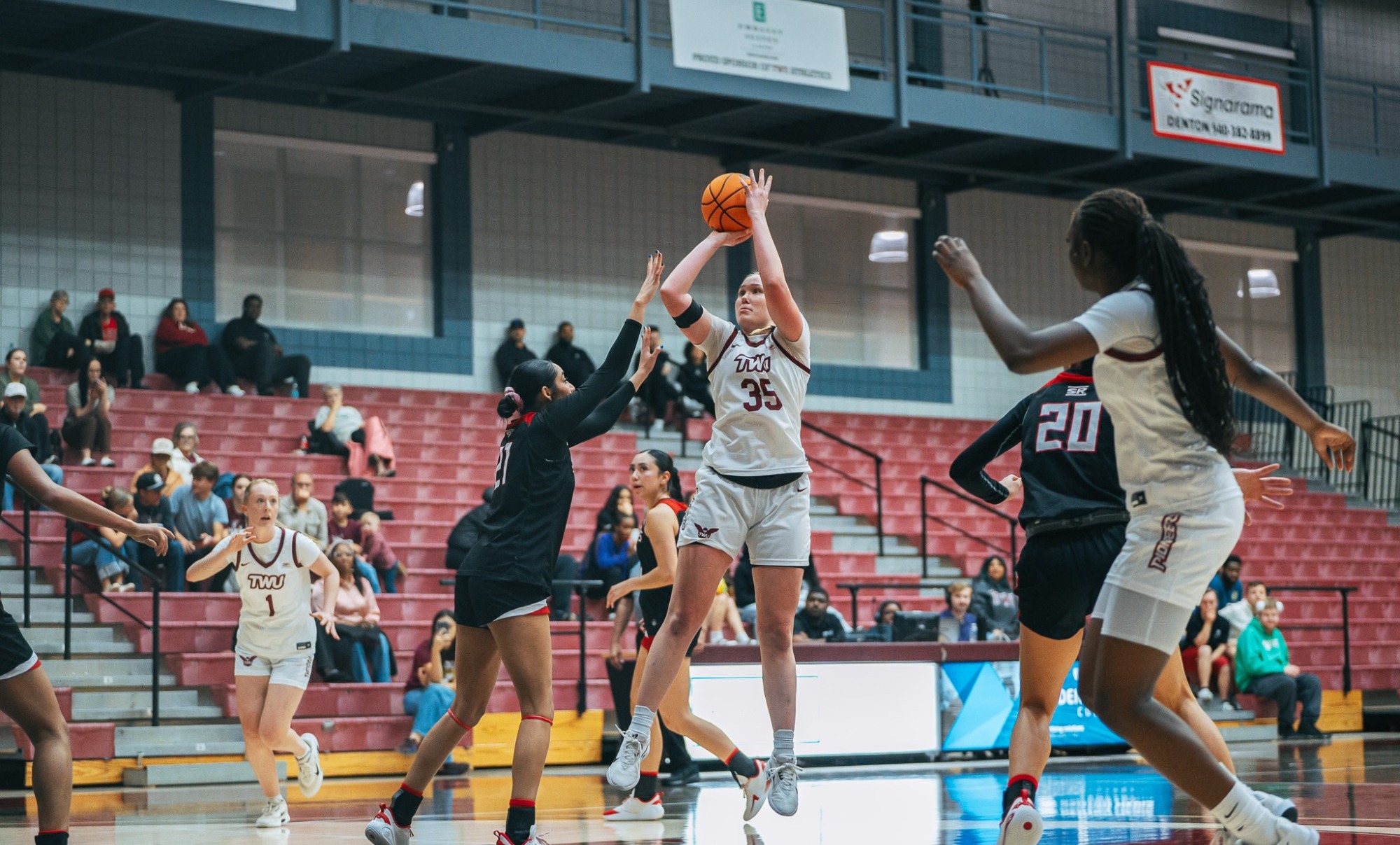 GABBY ELLIOTT AGAINST SUL ROSS 
