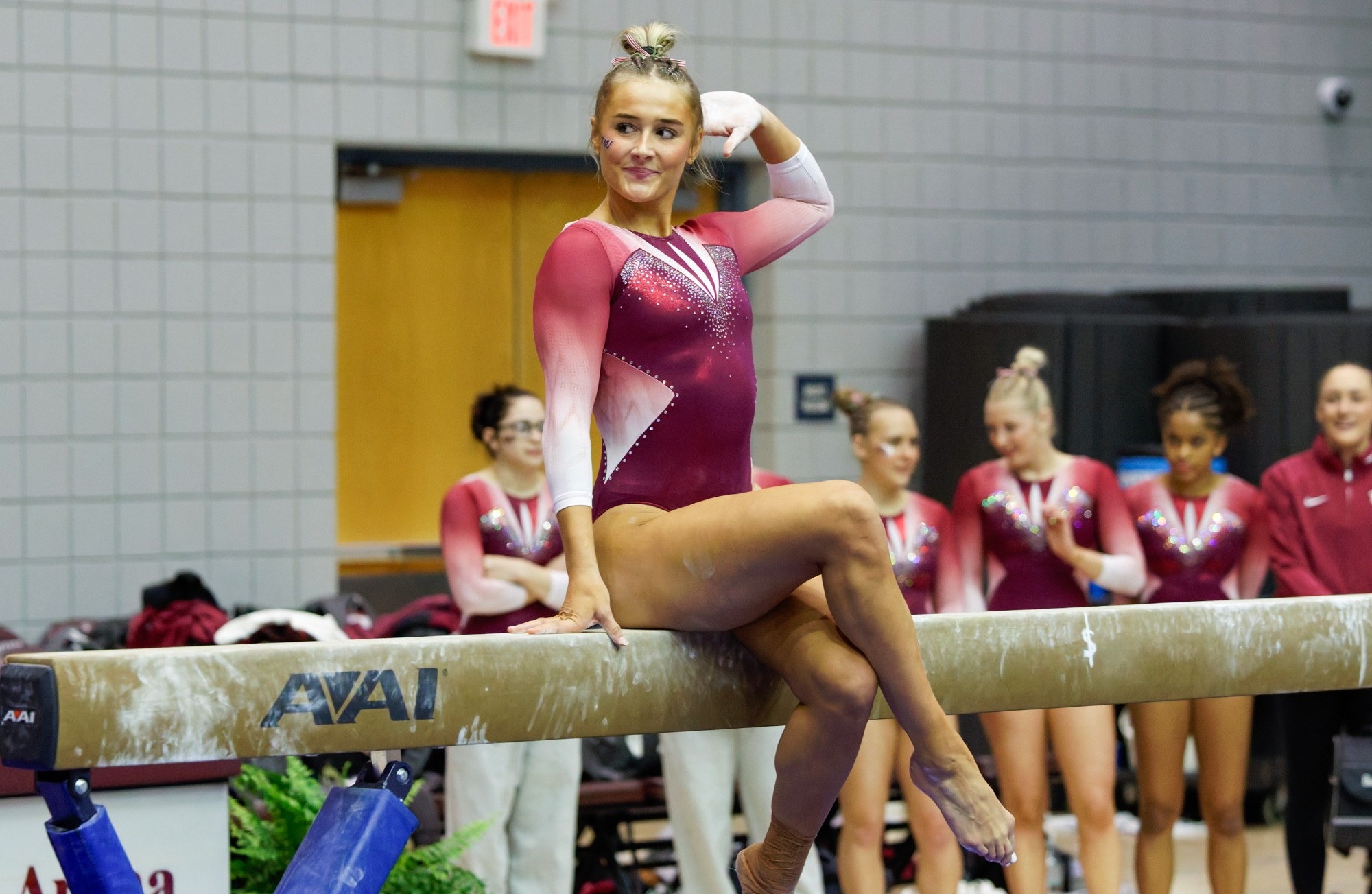 isbell on beam - holiday spectacular 