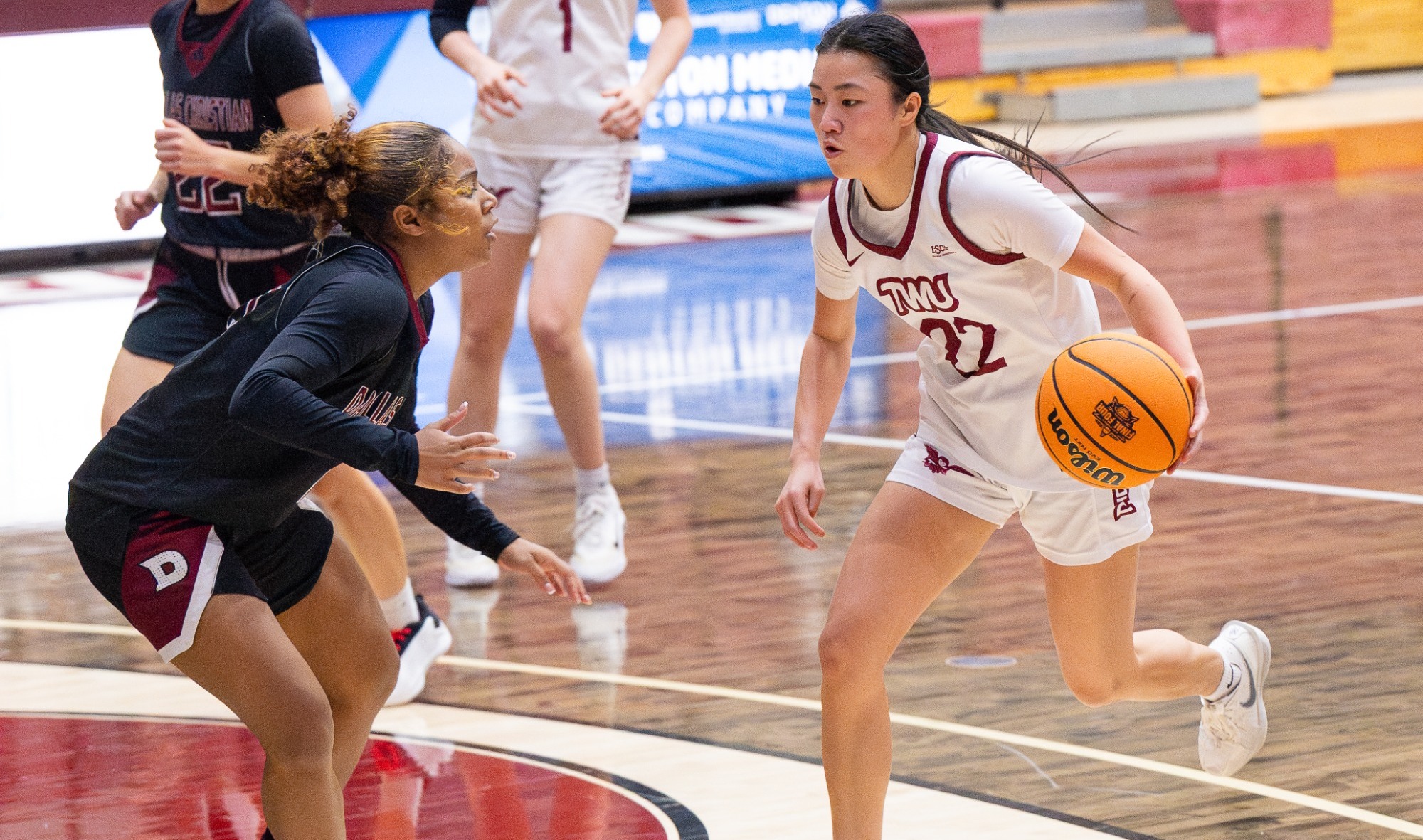 madi dribbles against dcc