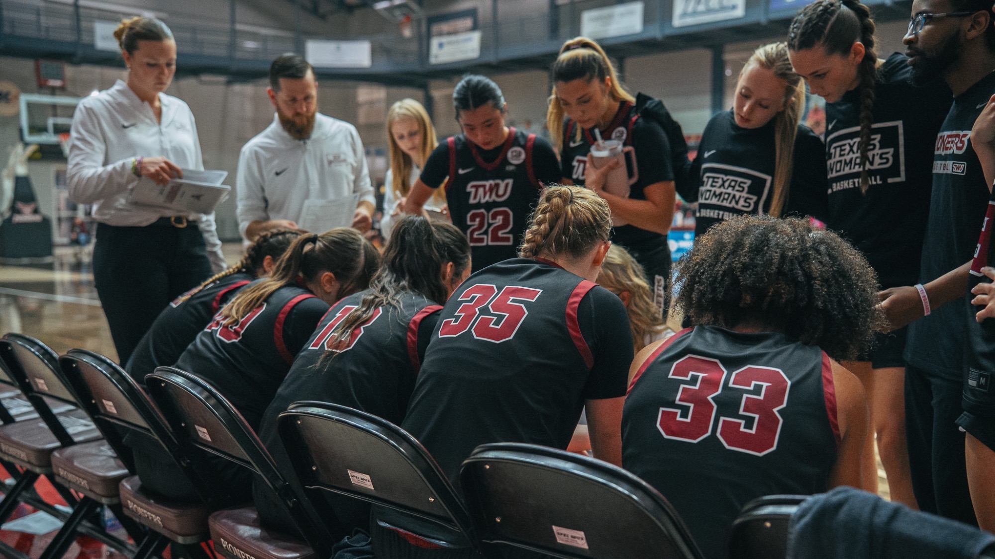 TWu bench vs Wayne State
