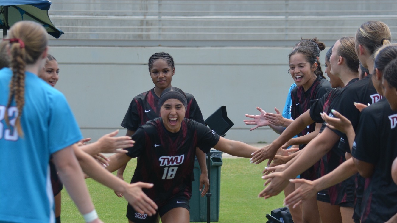 Bella Garcia Starting Lineup Phoot Vs HPU