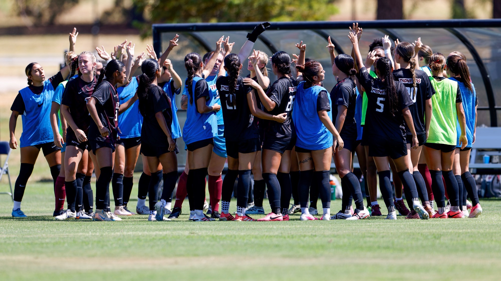 Team huddle vs Mesa