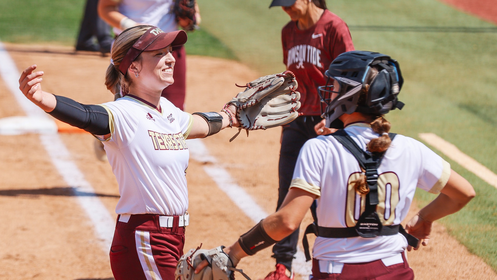 Jessica Mullins and Megan Kelnar