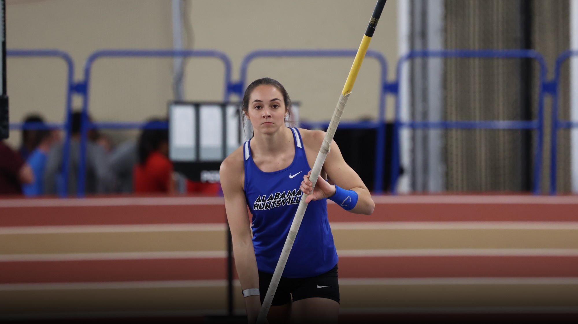 Raegan Miller pole vault approach