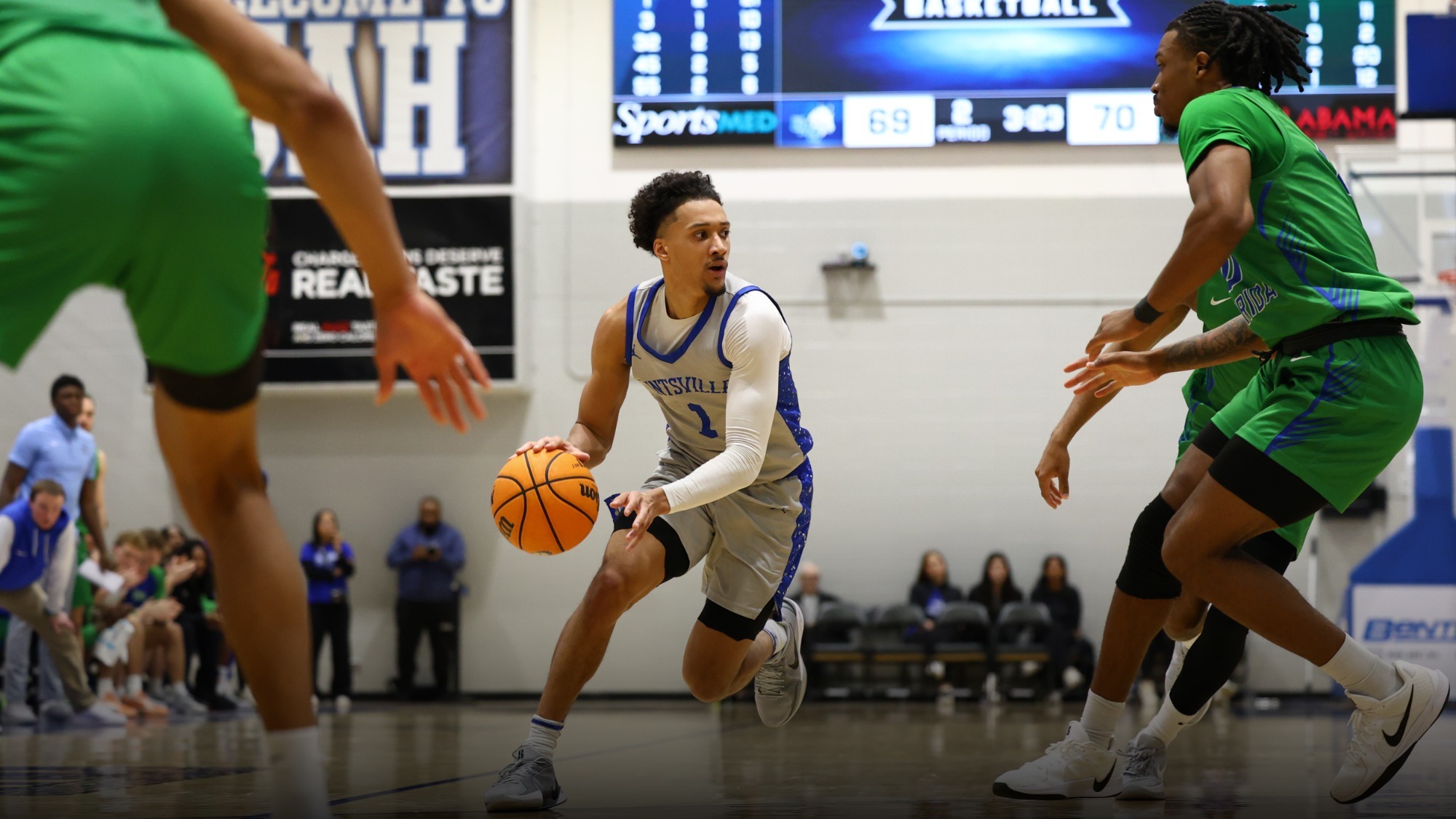 Quentin Toles dribbling