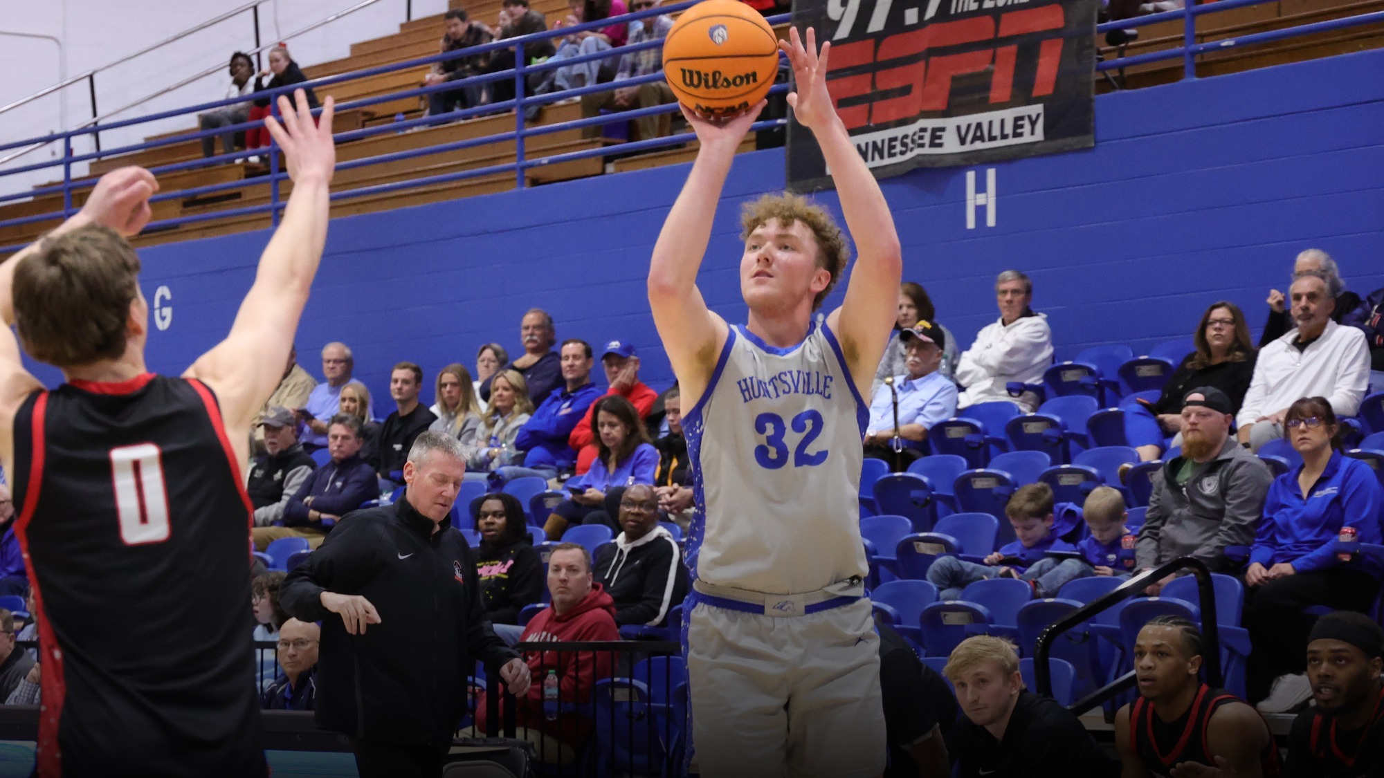 Matt Thurman shooting a jumper