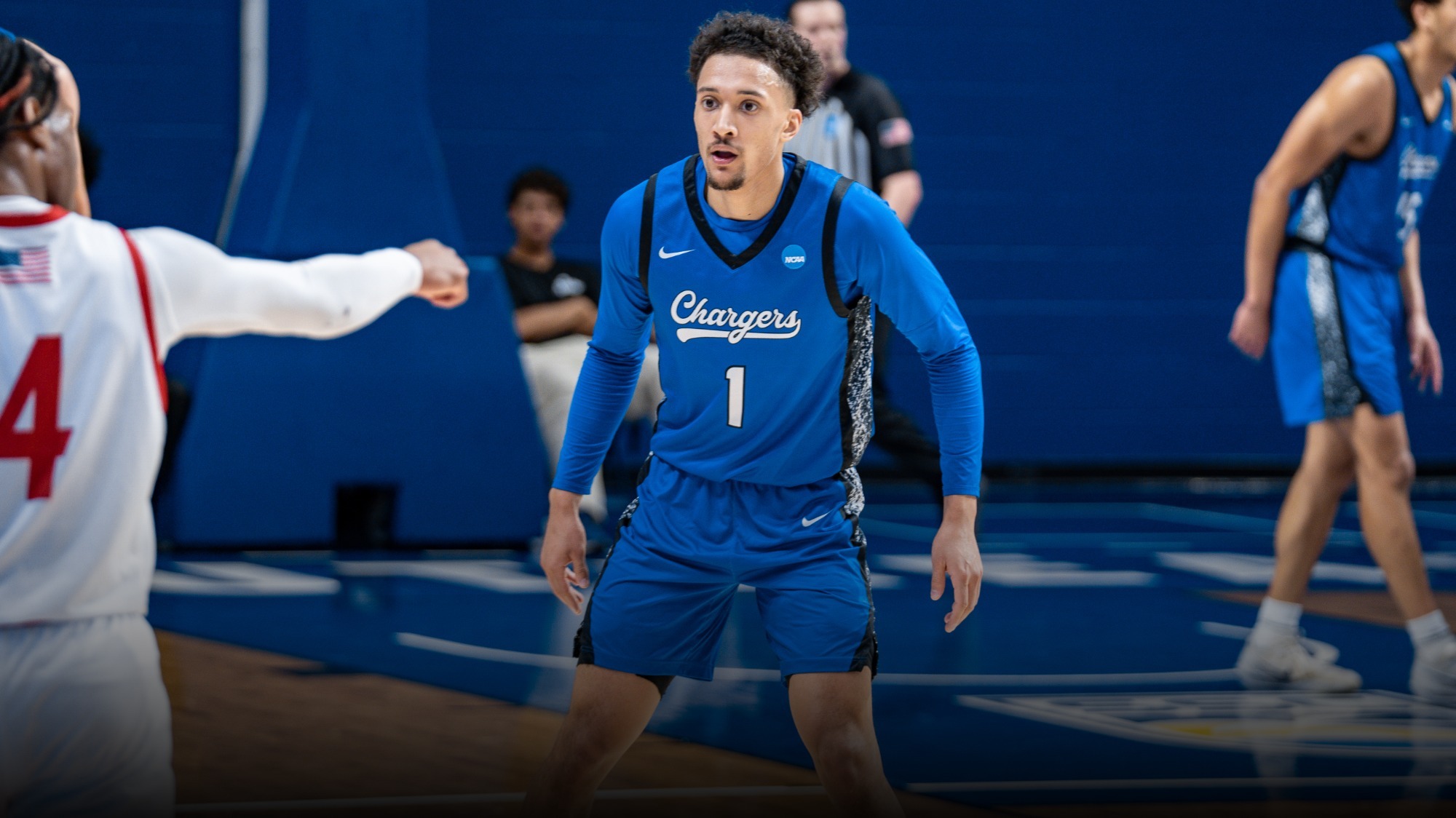 Quentin Toles in guarding position