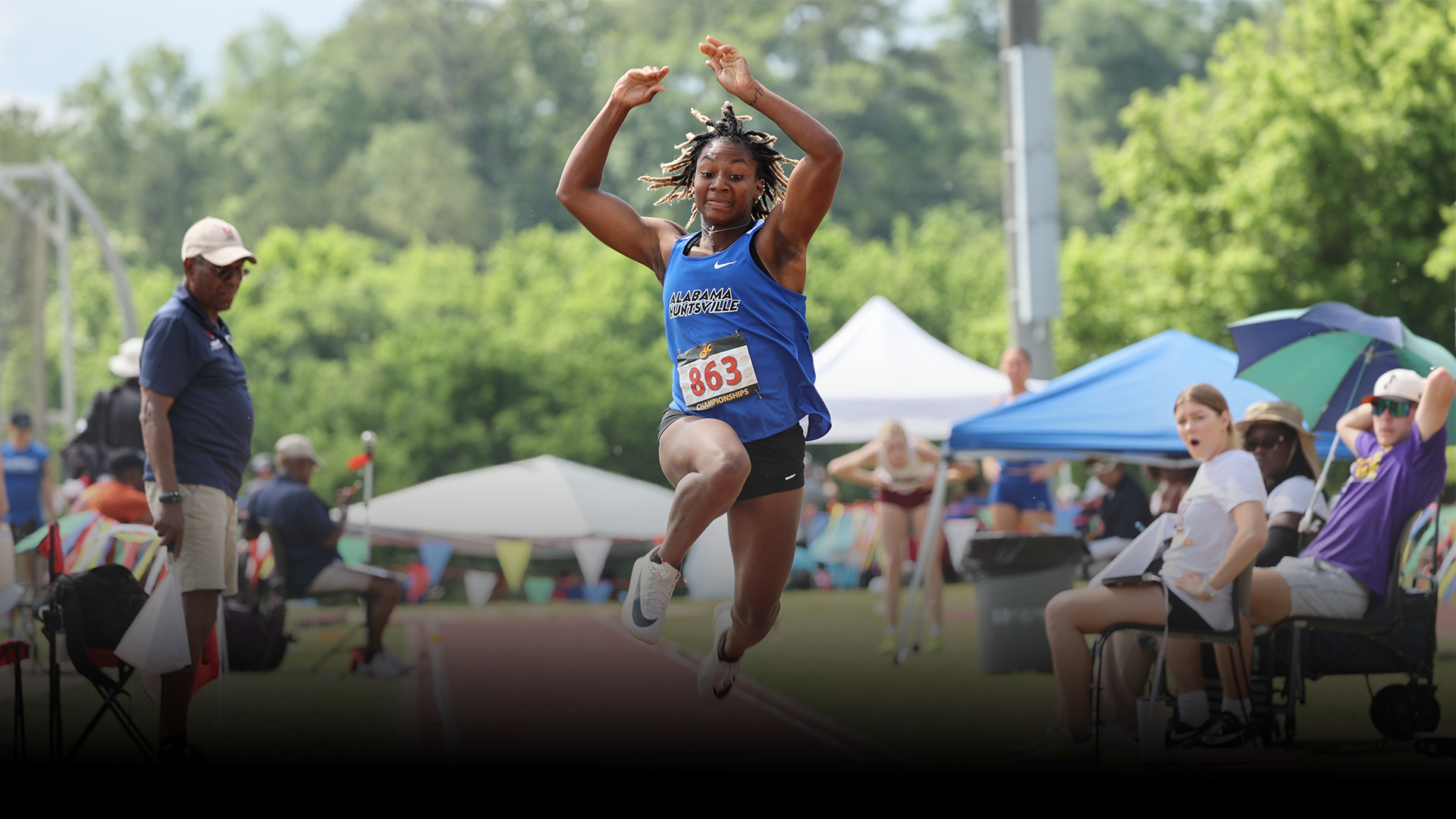 Jadlyn Debardlabon long jumping