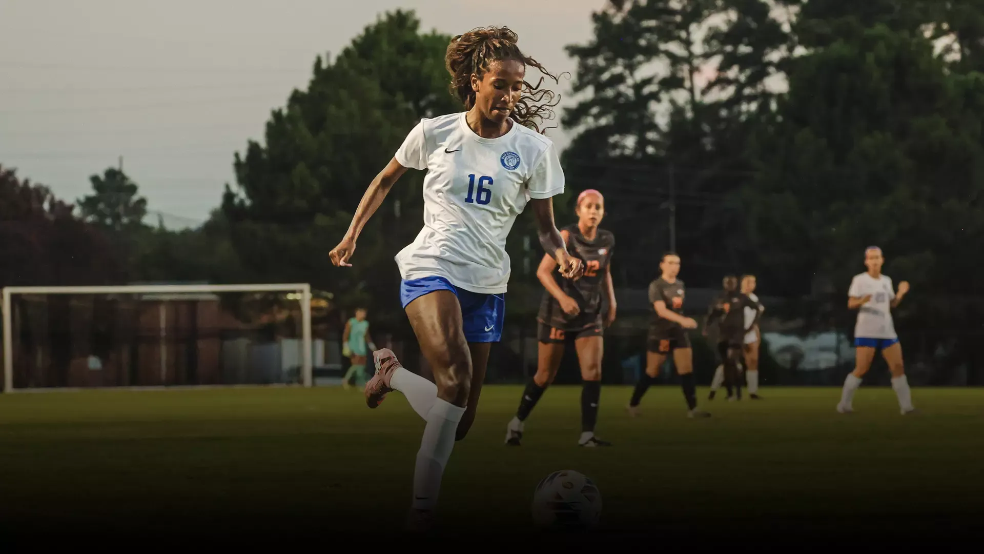 Kaitlyn Lewis Dribbling