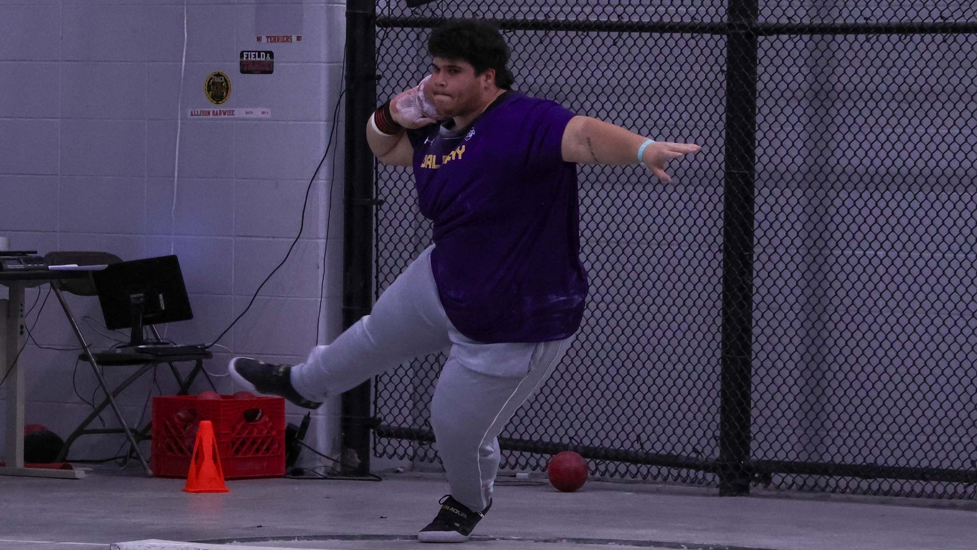 Frankie Gonzalez - Indoor 2025