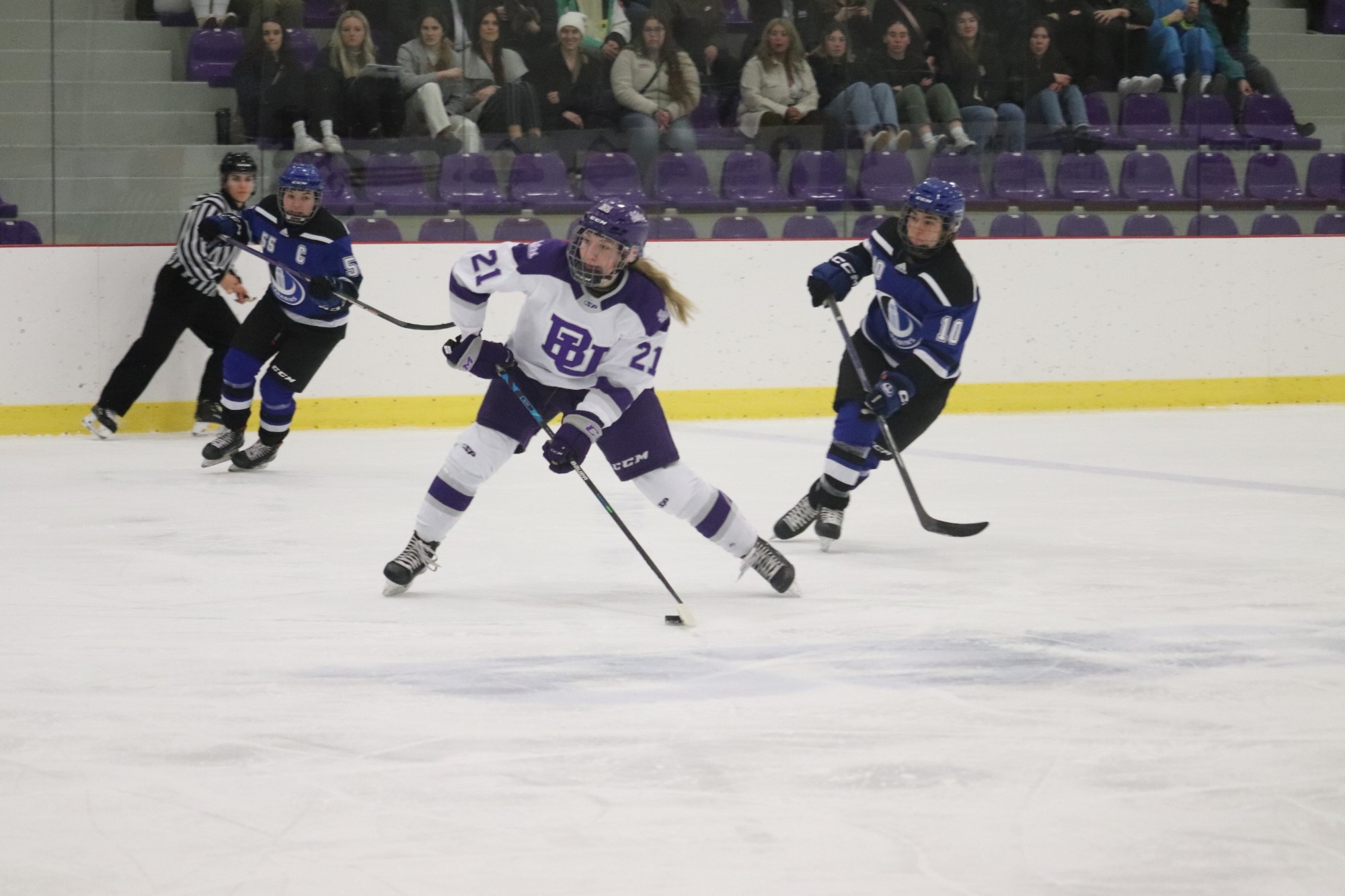 Gaiters Drop Friday Night Battle with Carabins University