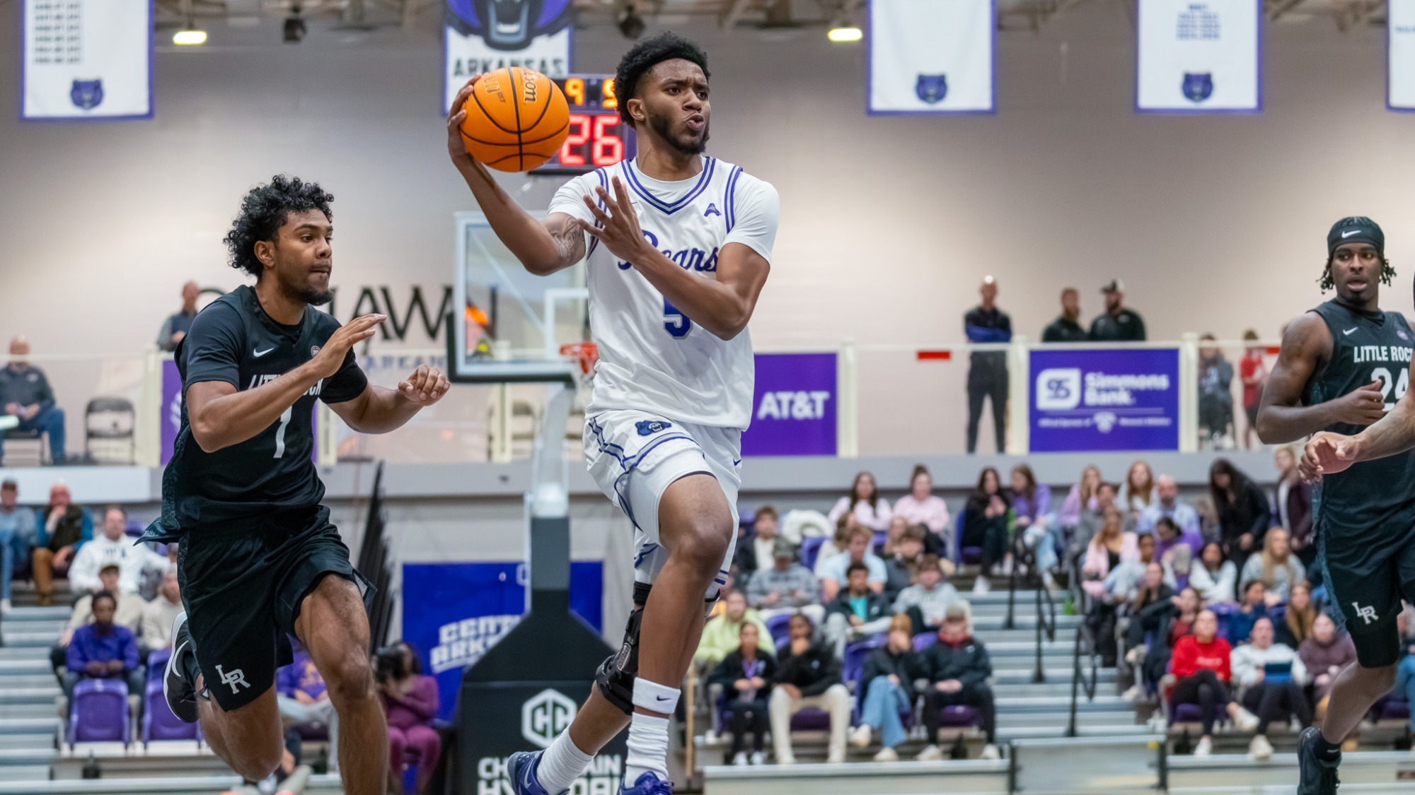 Tyler Lee on the drive